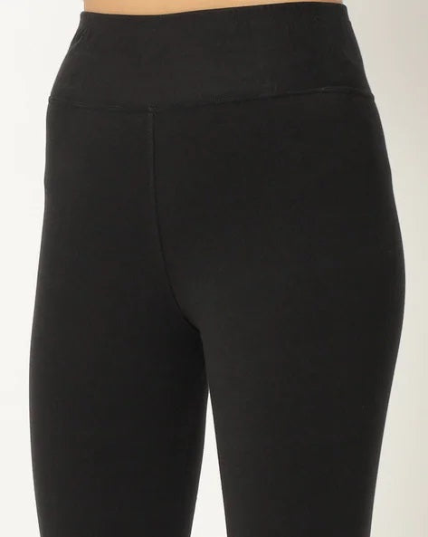Black gym leggings for women, ankle length sports pants, gym tights.